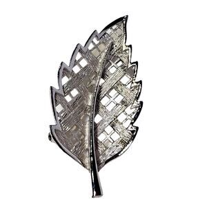 Vintage Silver Tone Filigree Leaf Brooch Pin, Nature-Inspired Jewelry Accessory